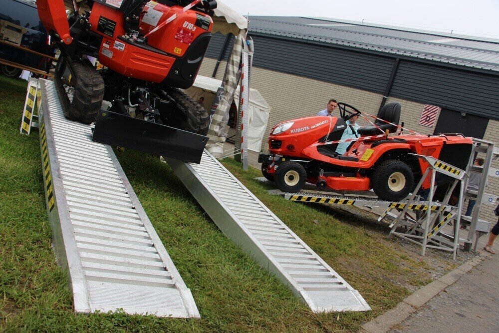 L-3200 mm / 3.8 T certified aluminum invasion ramps